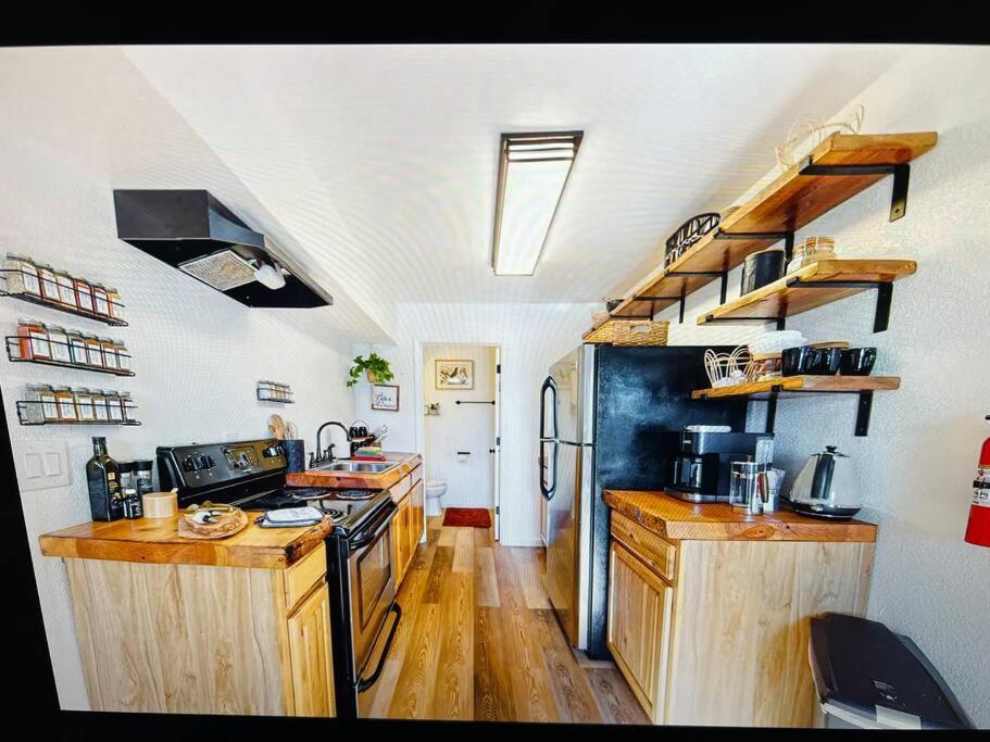 New Modern Boho Apt- Close To Yosemite Oakhurst Exterior photo