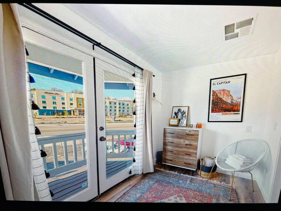 New Modern Boho Apt- Close To Yosemite Oakhurst Exterior photo